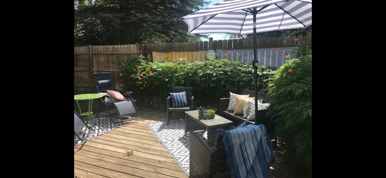 Backyard Oasis - 820 E Junius Ave