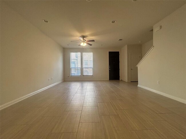 Foto del edificio - 13800 Lyndhurst St