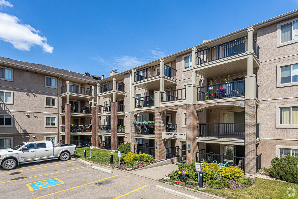 Primary Photo - Tennyson Apartments