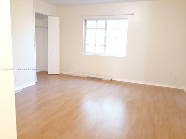Foto del edificio - 2200 Salerno Cir