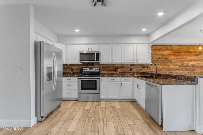 Foto del edificio - 2730 E Hopi Ave