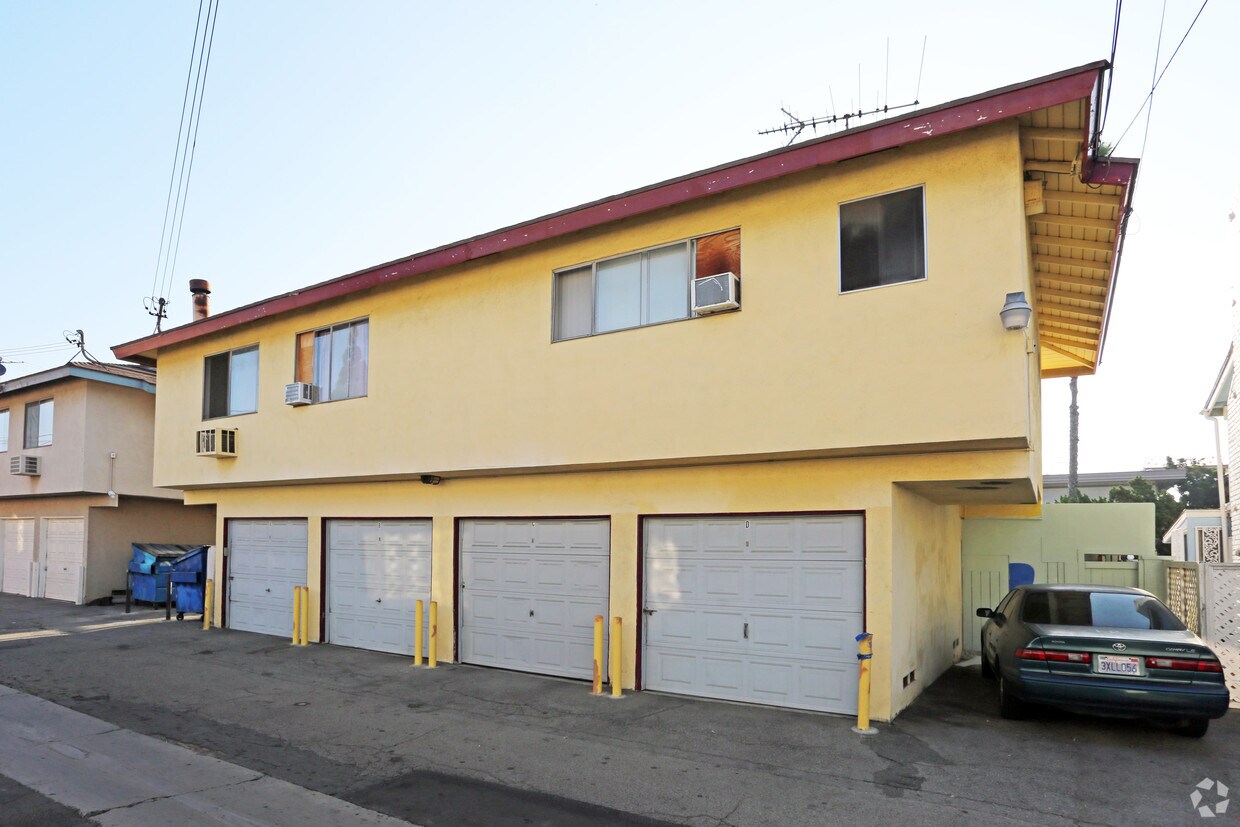 Building Photo - 12131 Adrian St