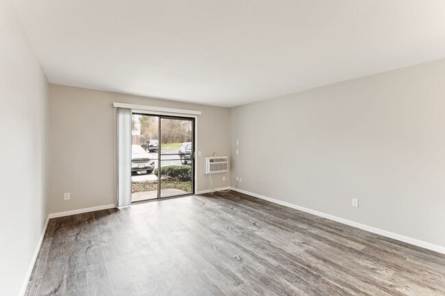Building Photo - Country Meadows Apartments