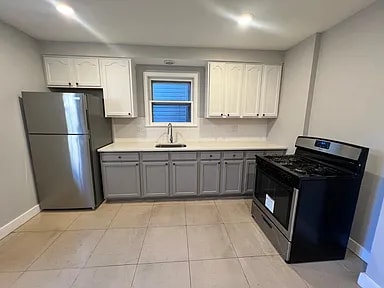 Primary Photo - 596 Avenue A