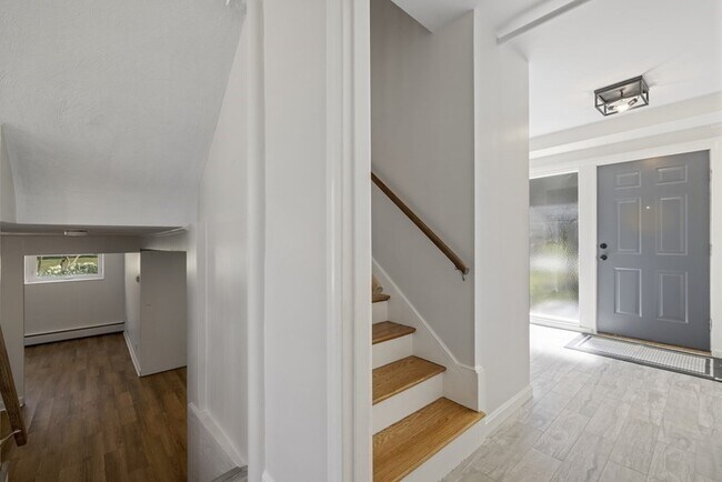 Foto del edificio - 24 Tyler Rd