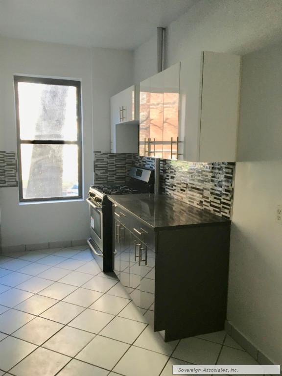 Primary Photo - 106 Cabrini Blvd