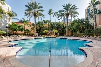 Building Photo - 630 S Sapodilla Ave