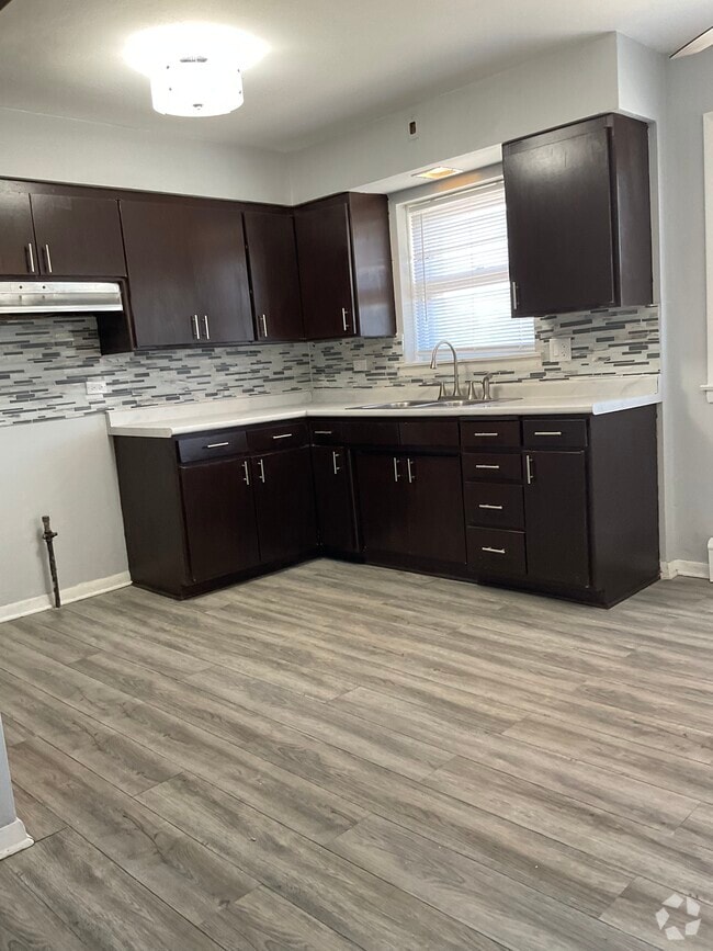 Building Photo - 3601 W 79th St