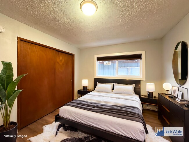 Building Photo - k933w