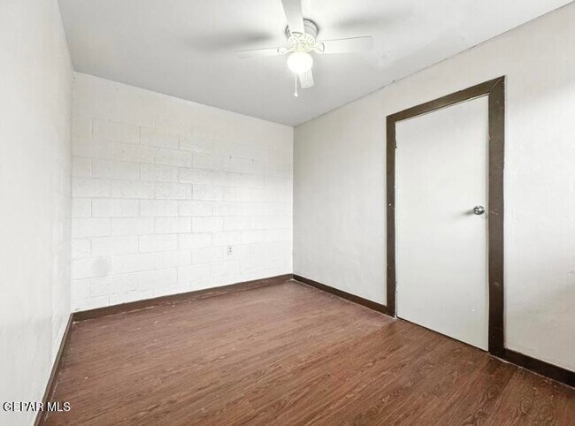Foto del edificio - 3425 Savannah Ave