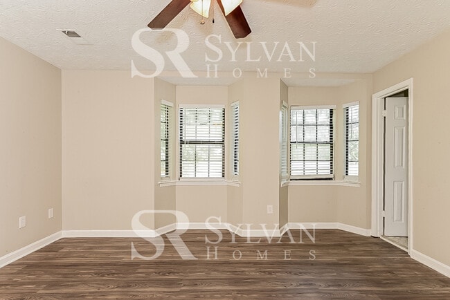 Foto del edificio - Come and view this 3 bedroom, 2.5 bathroom home