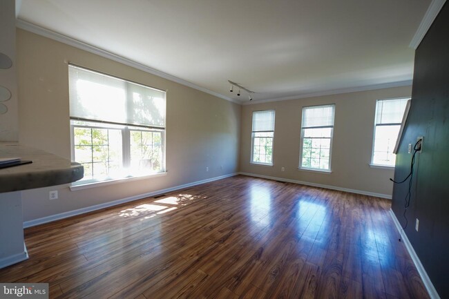 Foto del edificio - 42760 Longworth Terrace