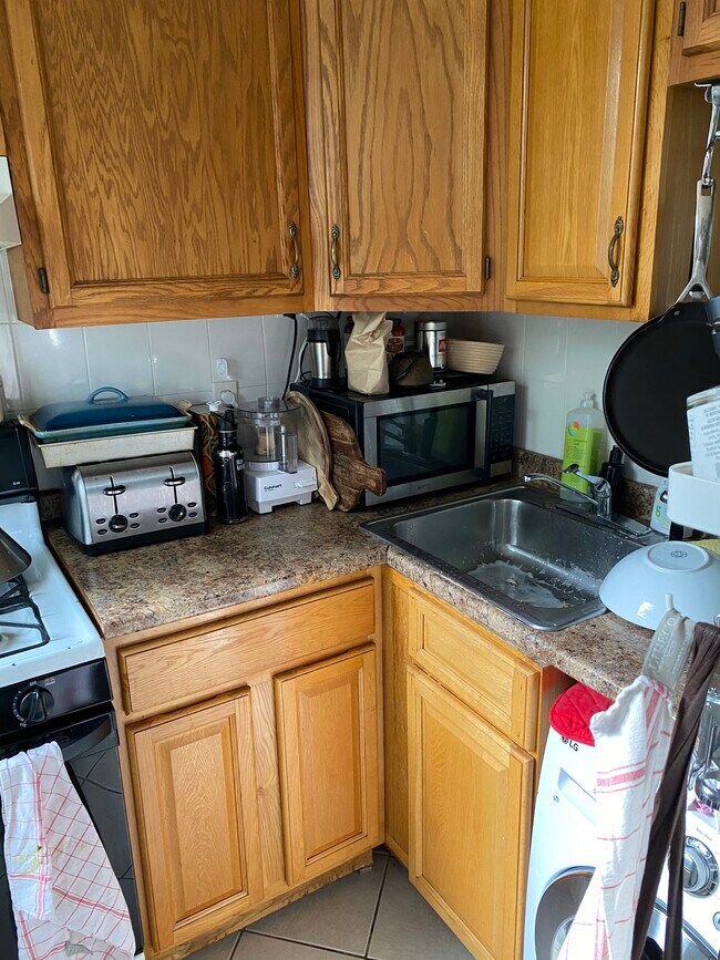 Kitchen - 374 Degraw St