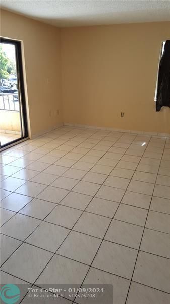 Foto del edificio - 10819 NW 7th St