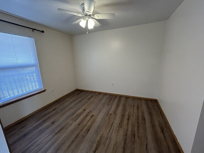 Foto del edificio - 1635 Neptune St