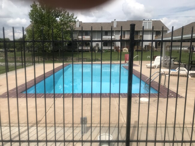 Foto del edificio - 101 S Rock Rd