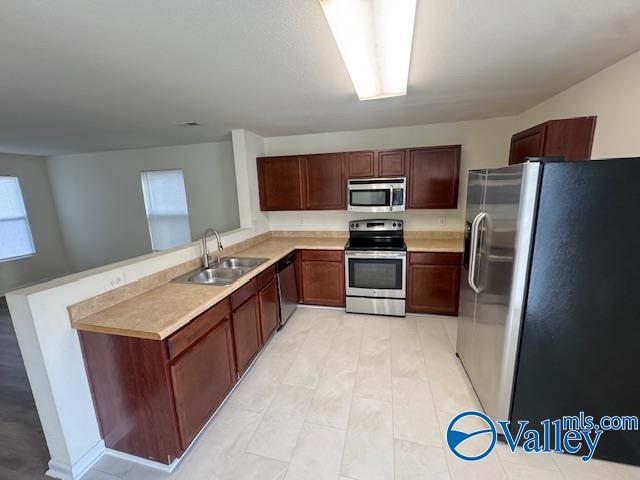 Foto del edificio - 146 Forestbrook Dr