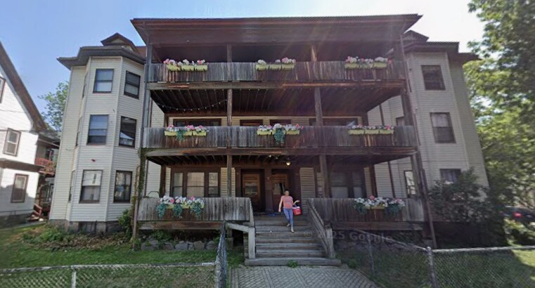 Foto del edificio - 38 Linden St
