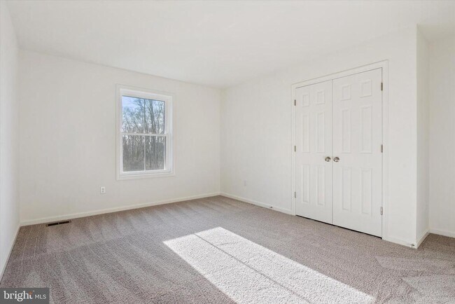 Foto del edificio - 152 SILVERSMITH Rd