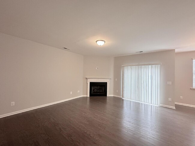 Foto del edificio - Like New 2 Story Townhome in Durham!