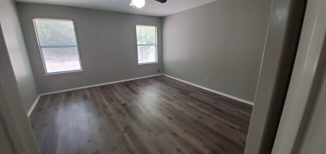 Building Photo - 602 Wagon Wheel Trail