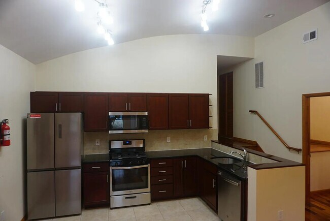 Foto del edificio - 6302 Jefferson St