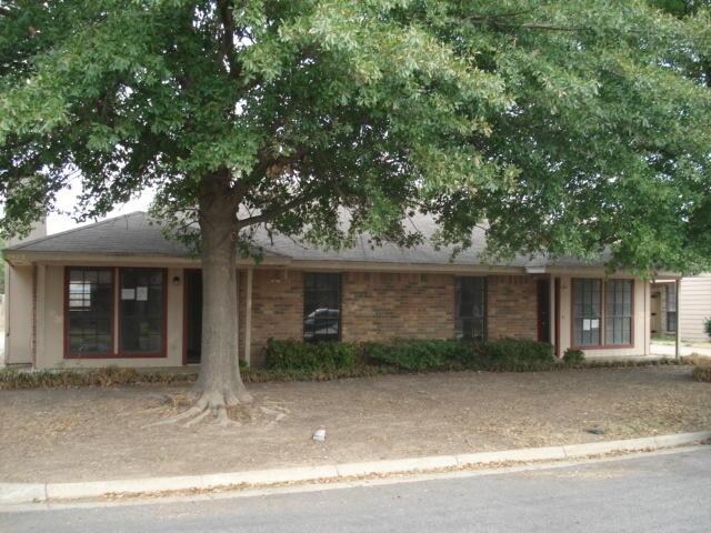 Foto principal - 2423 Indigo Ln