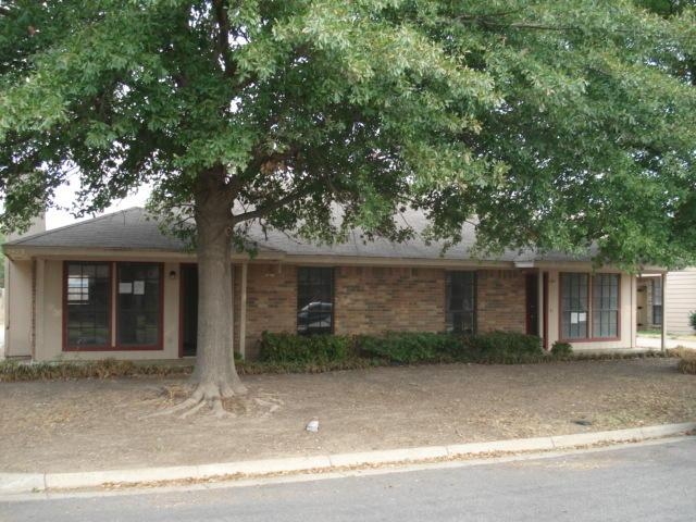 Primary Photo - 2423 Indigo Ln