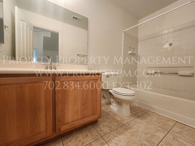 Foto del edificio - ~3 Bedroom Northwest Townhome ~ 1400sq. ft, 3 bed, 2 1/2 bath