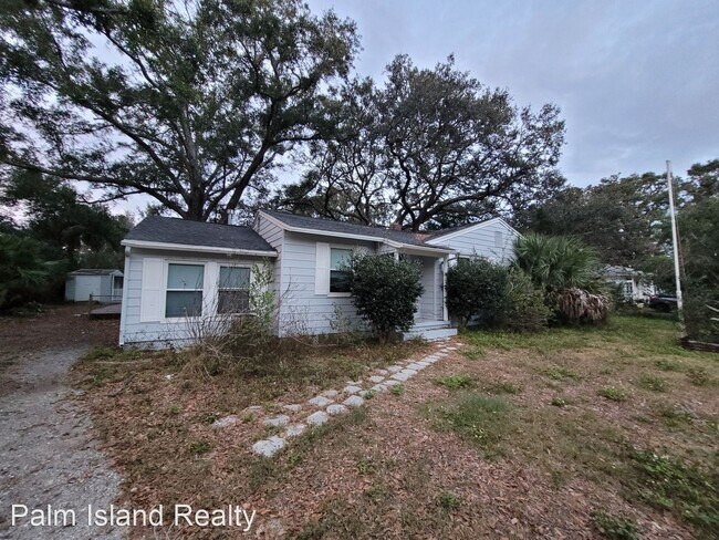 Foto del edificio - 4 br, 2 bath House - 110 Lakewood Rd