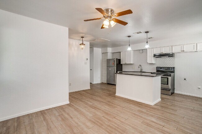 Foto del edificio - Charming 2 bedroom, 1 bath Fairmount Duplex