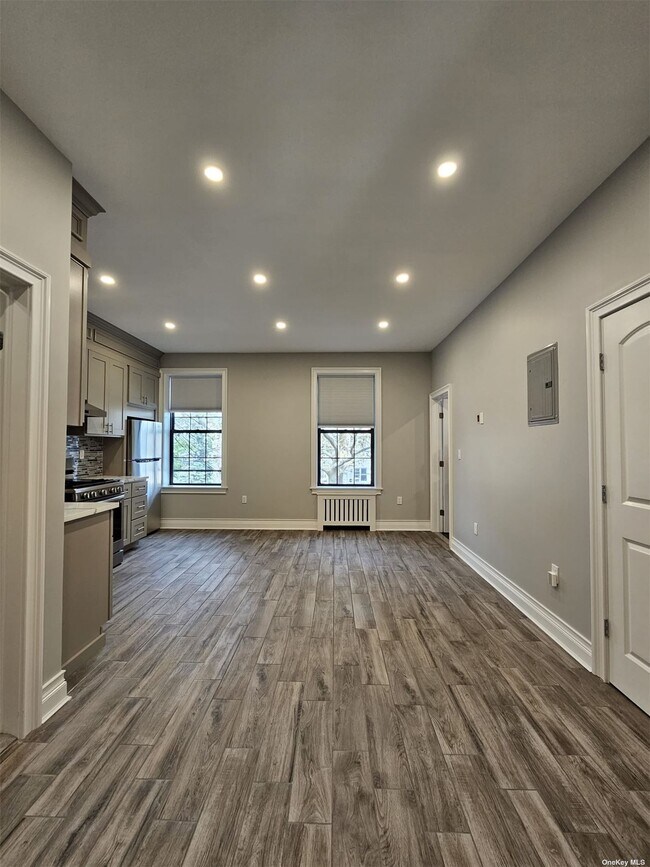 Building Photo - 41-10 20th Ave