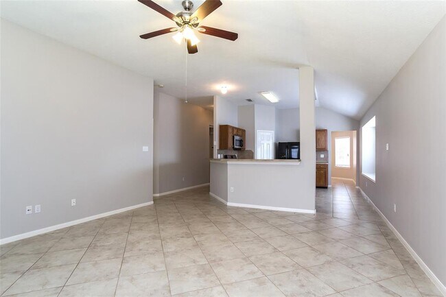 Building Photo - 2447 Halstead Dr