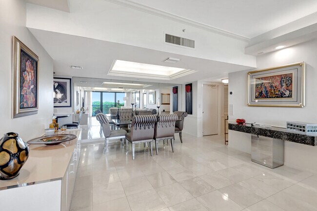 Foto del edificio - 2727 N Ocean Blvd