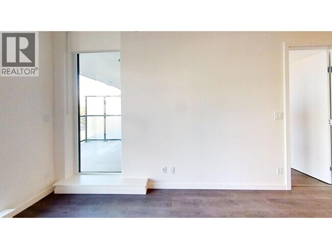 Building Photo - 6633 Buswell St