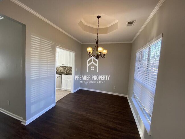 Foto del edificio - HALF OFF FIRST MONTHS RENT!