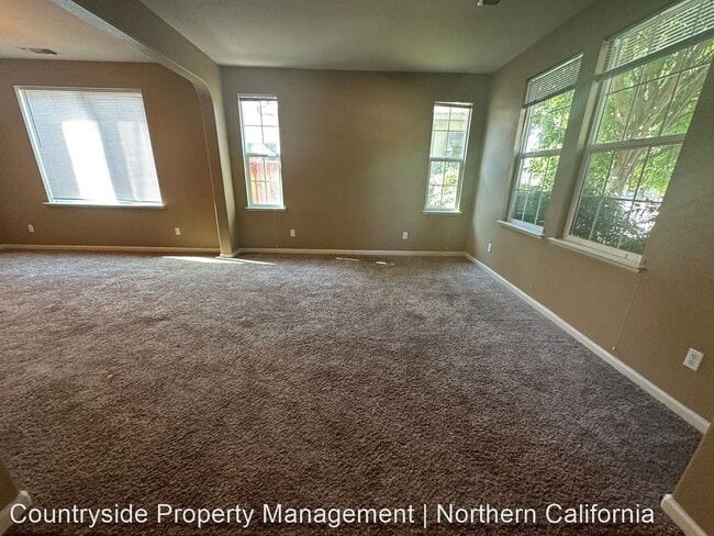 Building Photo - 3 br, 3 bath House - 4322 Oakfield Drive