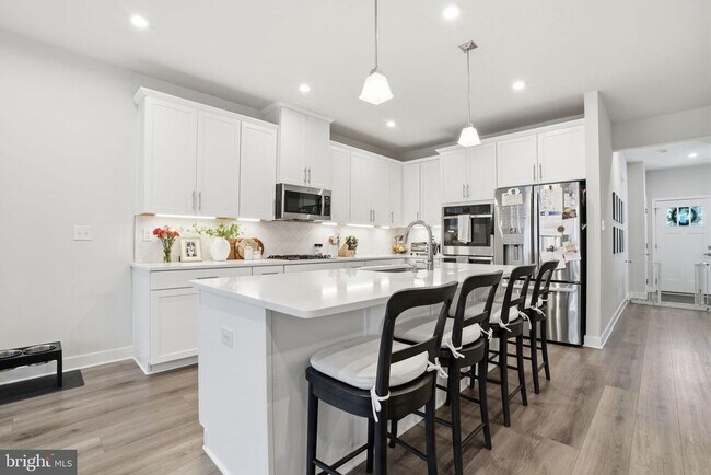 Foto del edificio - 60 Pratt Ln