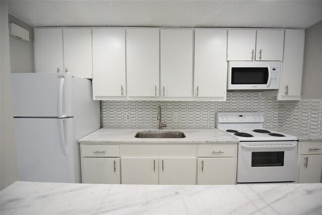 Foto del edificio - 3626 Prescott Ave