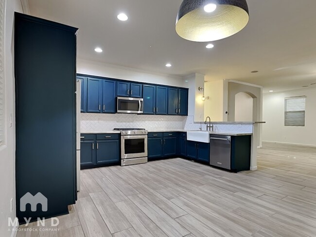 Building Photo - 17964 W Carol Ave