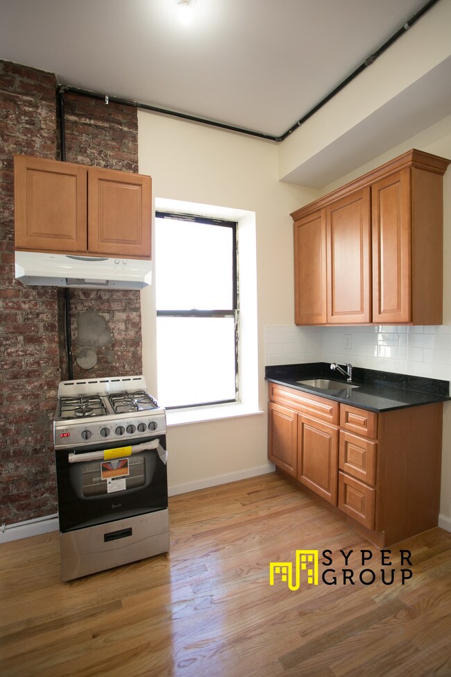 Building Photo - 1507 Saint Johns Pl