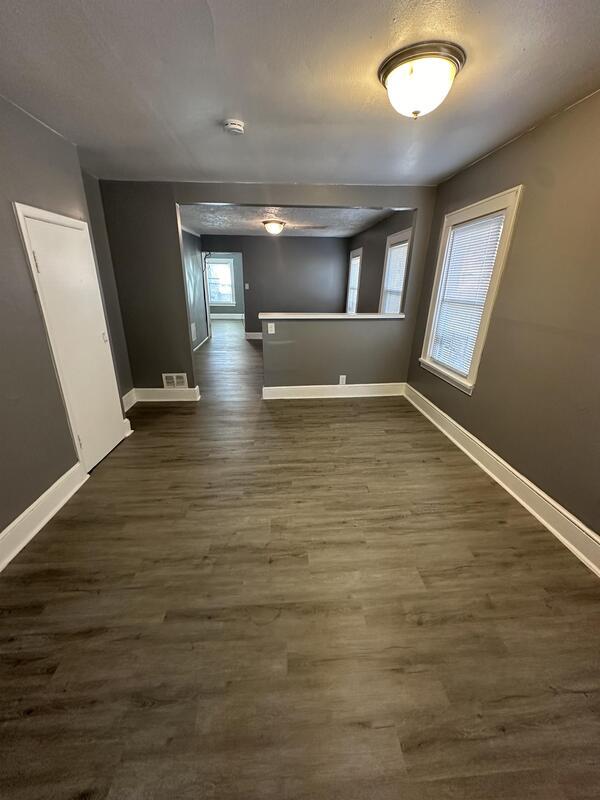 Foto del edificio - 9702 Laird Ave
