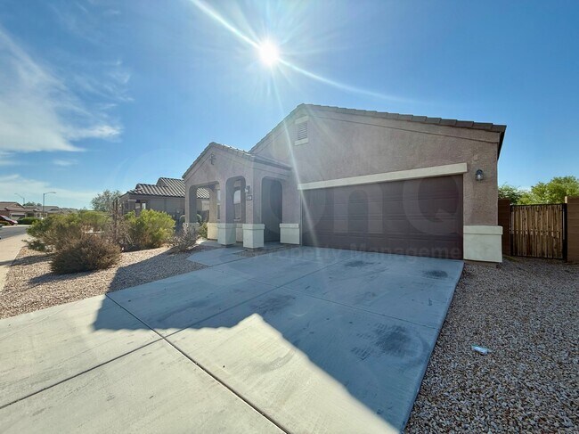 Foto del edificio - 1150 E Tyler Ln