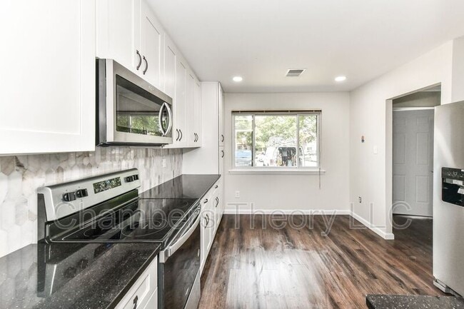 Building Photo - 1179 Dublin Pl