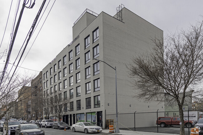 Building Photo - 2321 Belmont Ave