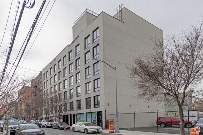 Foto del edificio - 2321 Belmont Ave