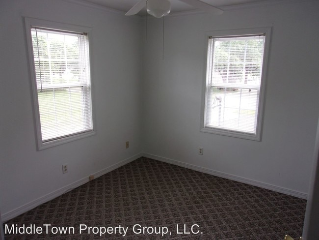 Building Photo - 224 N Dill St
