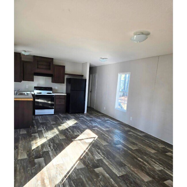 Foto del edificio - 1048 Victoria St