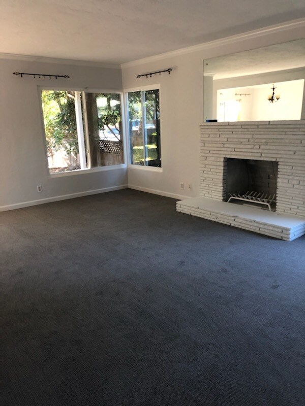 Foto del edificio - 275 Tyrella Ave