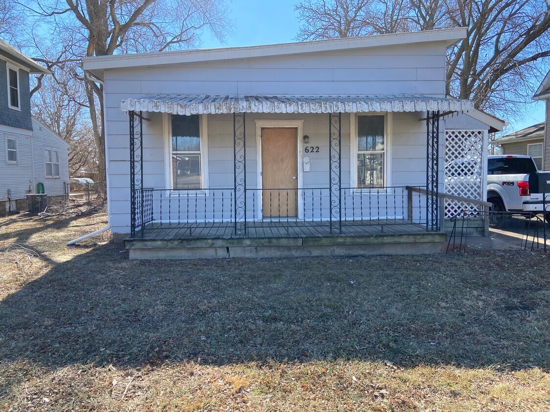 622 Gypsum Ave Unit 1, Salina, KS 67401 Apartments in Salina, KS